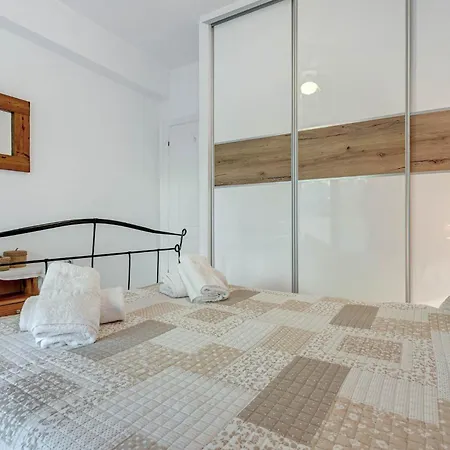 Spiti Paralia By Corfu Solutions