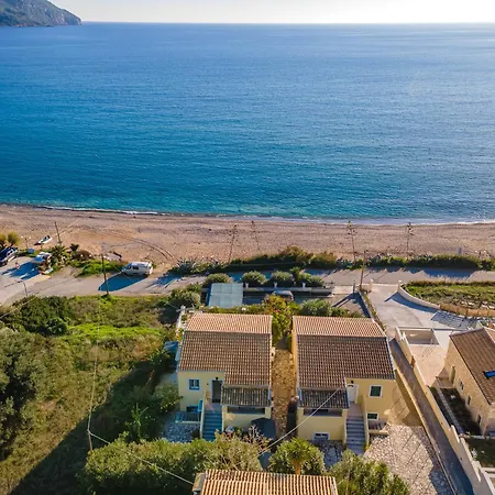 Spiti Paralia By Corfu Solutions